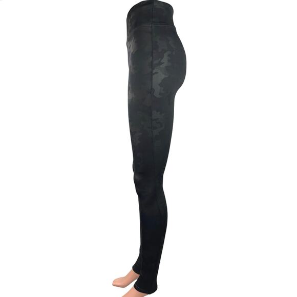 Spanx Black Faux Leather Camo Activewear Athletic Fitness Ankle Leggings Size XS - Picture 2 of 6